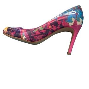 Marc Fisher multi color heels size 7.
